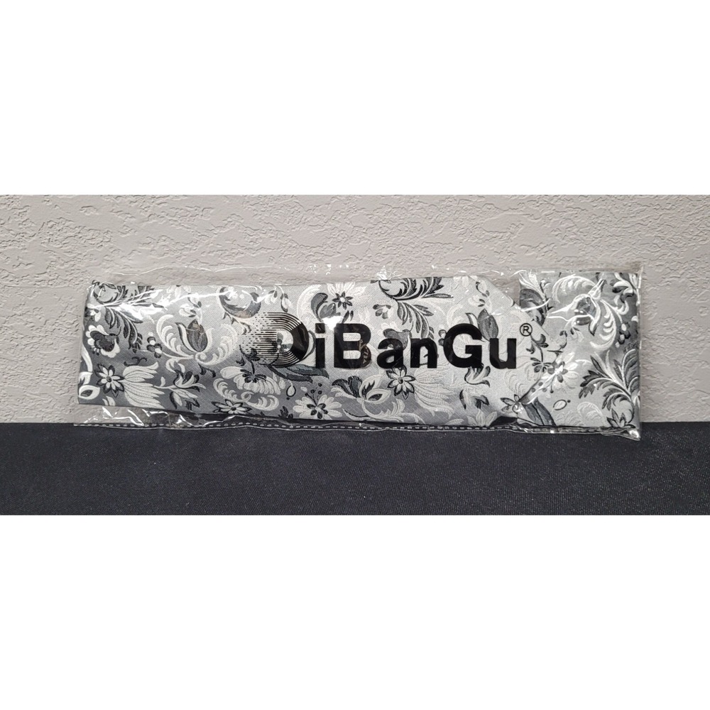 DiBanGu Silver White Black Floral Men's Silk Tie Handkerchief Cufflinks Set